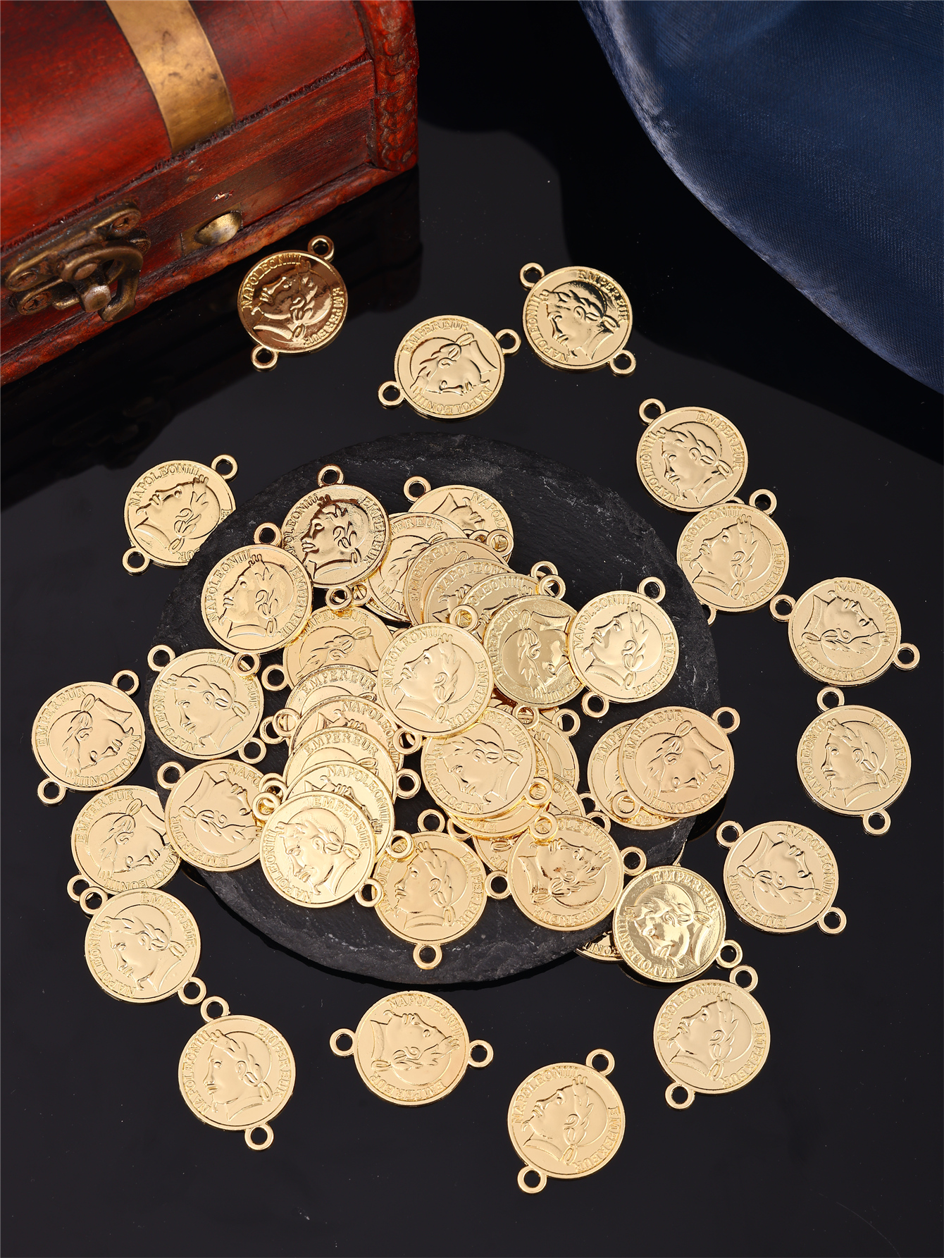 Coin-Shaped DIY Women's Robe A - Vintage Collectible Item 评论和价格