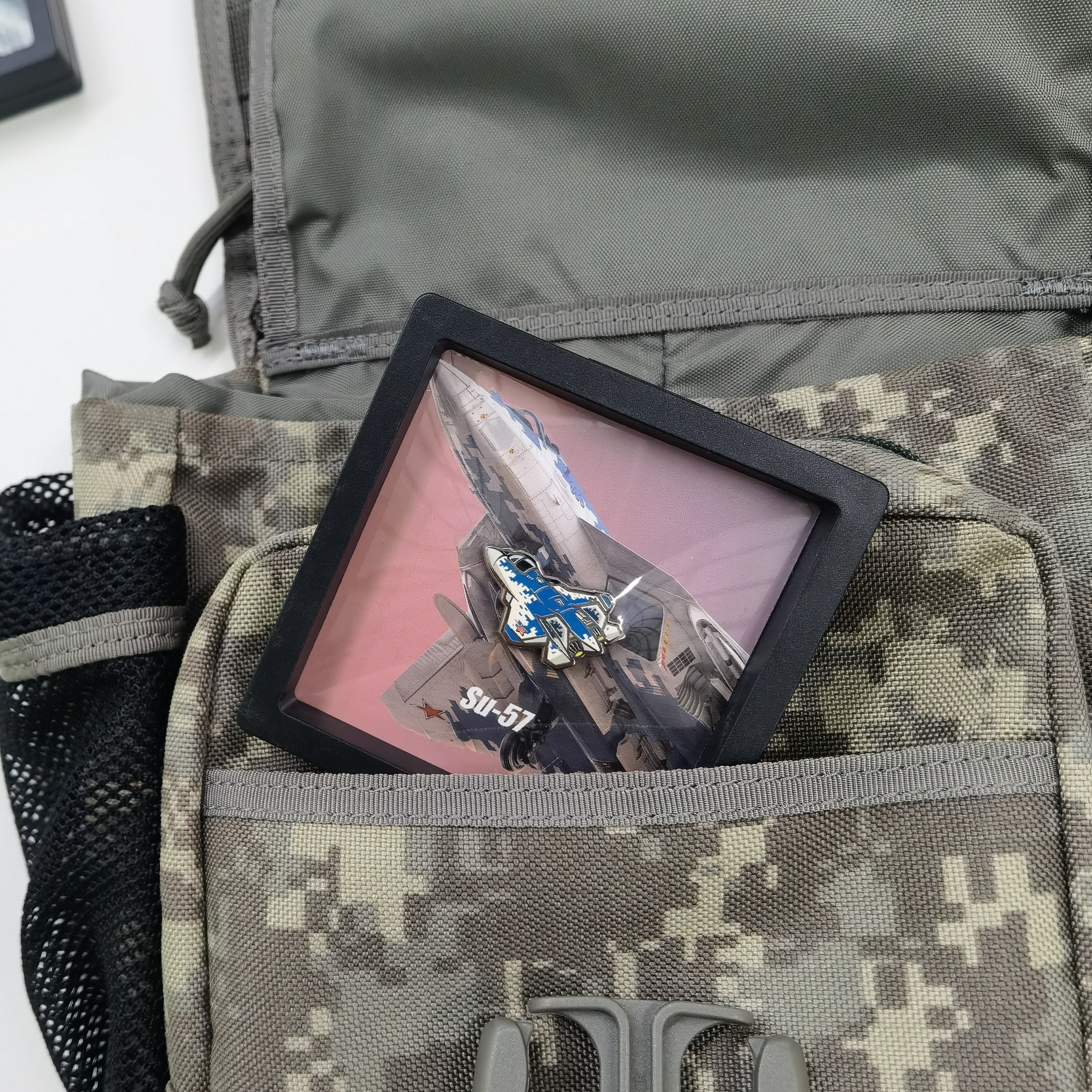 Original Chibi Airplane Badge  - Vintage Collectible Pins 评论和价格